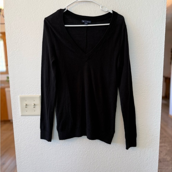 GAP Black Fitted Long Sleeve Blouse with Classic Neckline size L - Picture 2 of 8